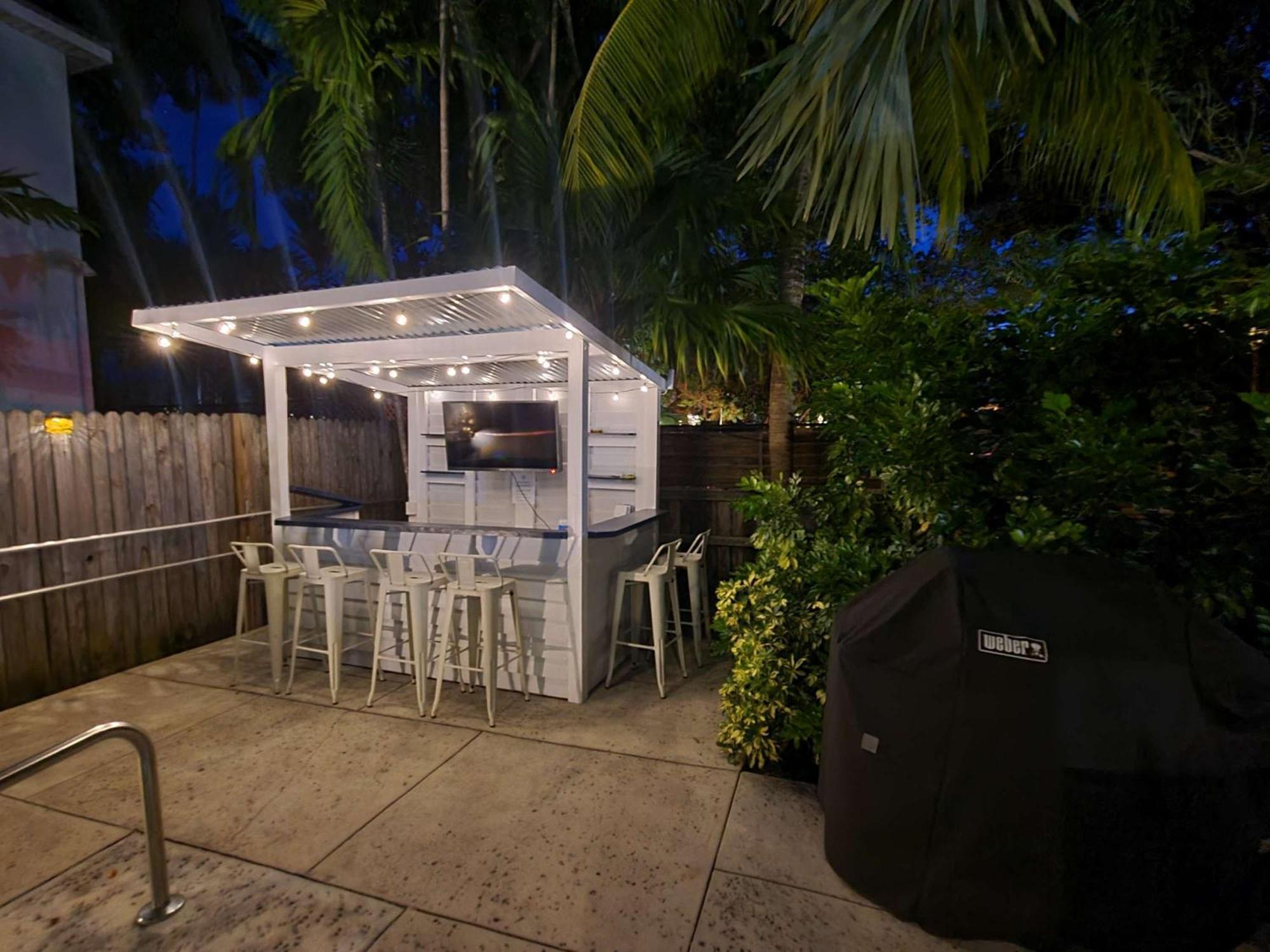 Three Duval Street W Parking And Pool Holiday home *
