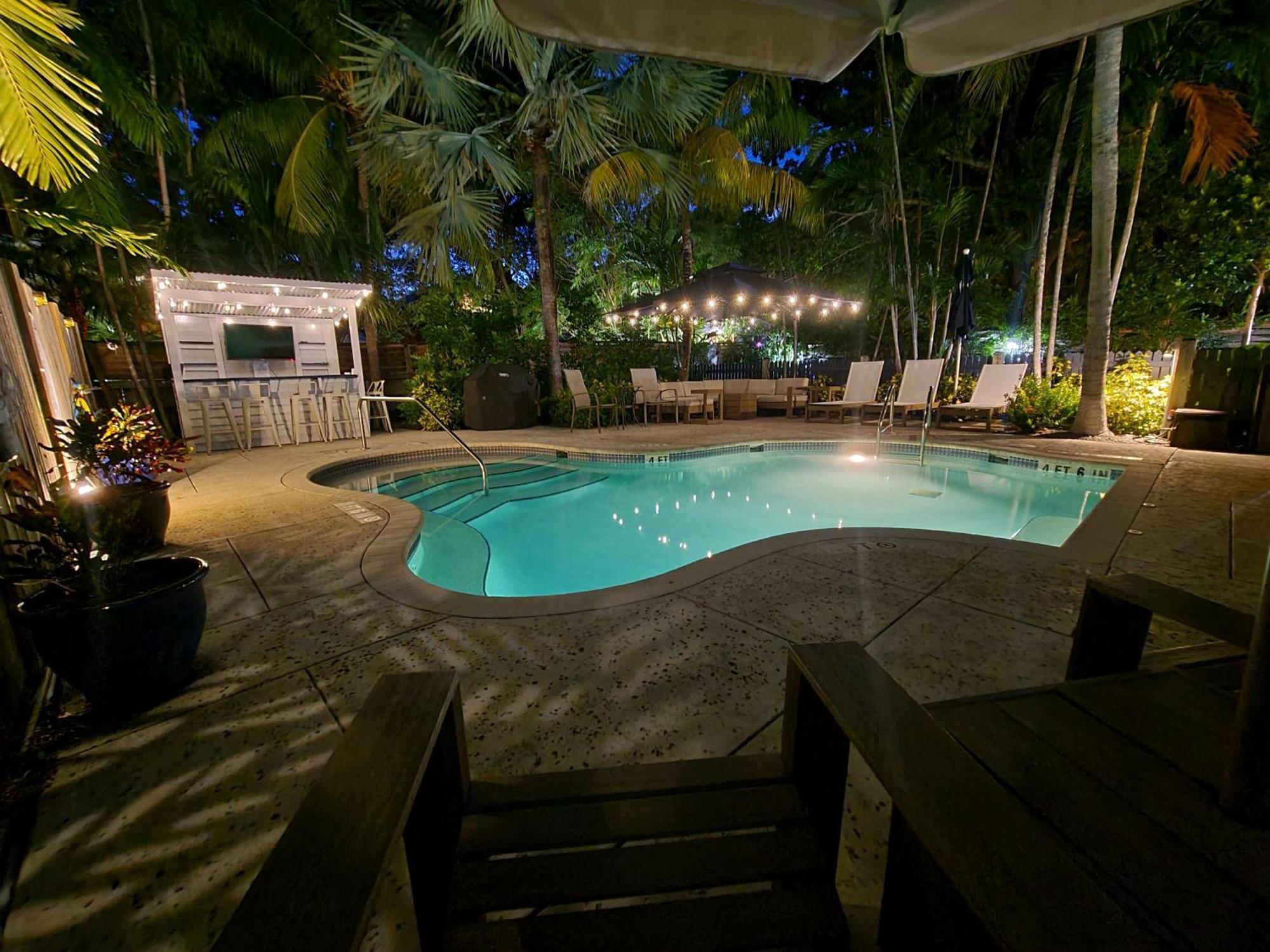 Three Duval Street W Parking And Pool Holiday home Key West