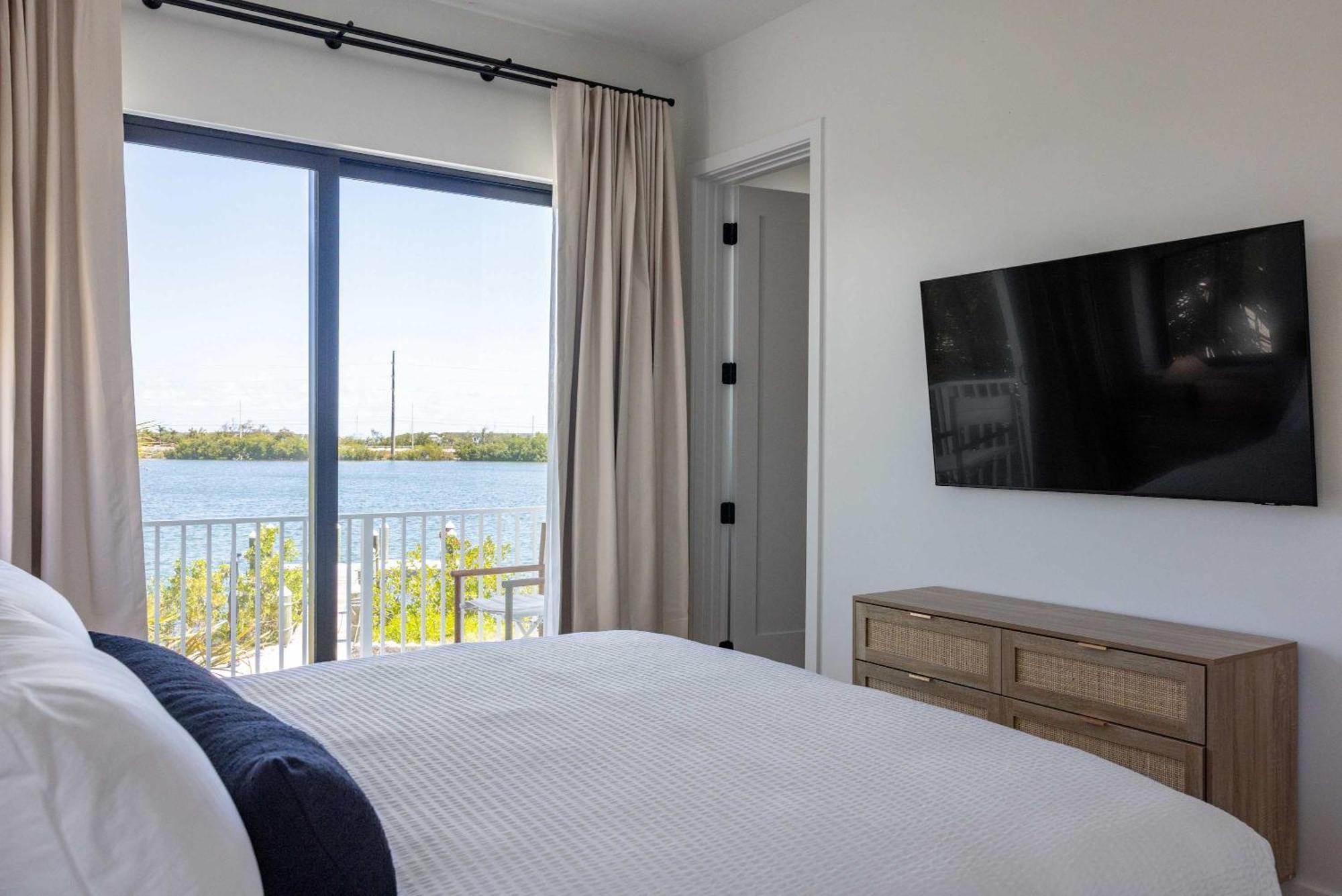 New Waterfront - Sunray House *