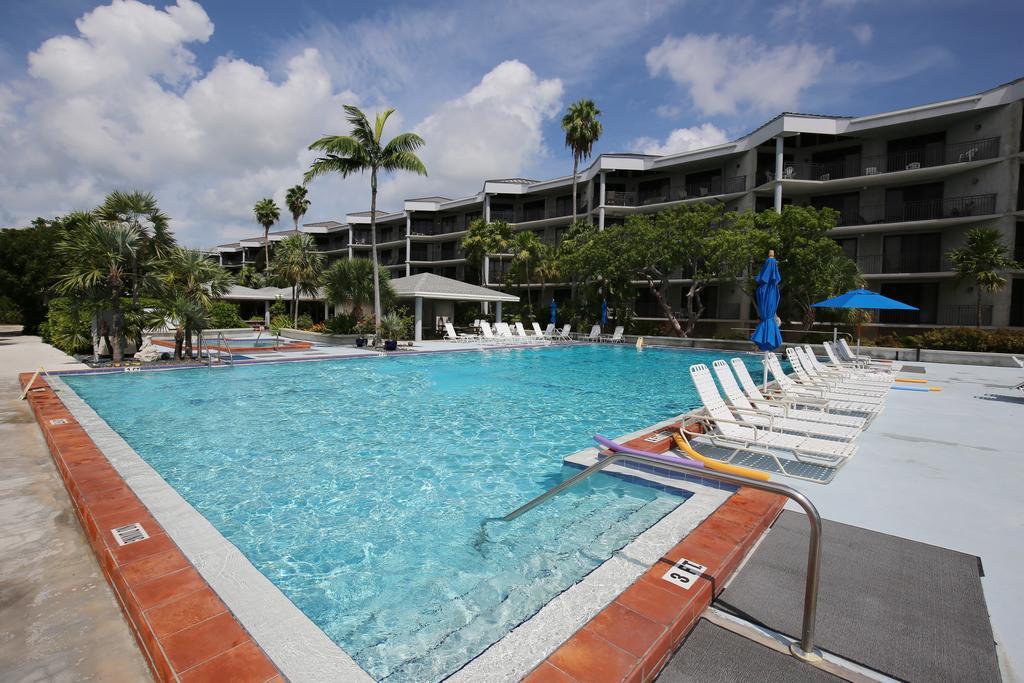 1800 Atlantic 3* Key West