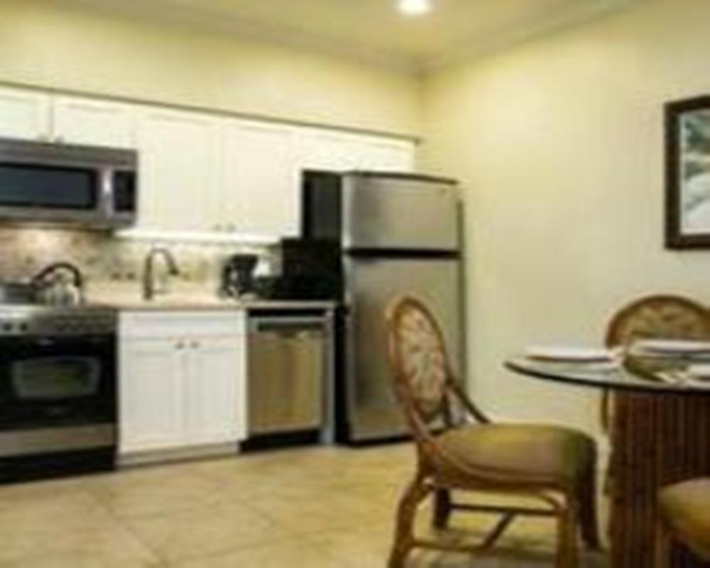 Coconut Apartment *