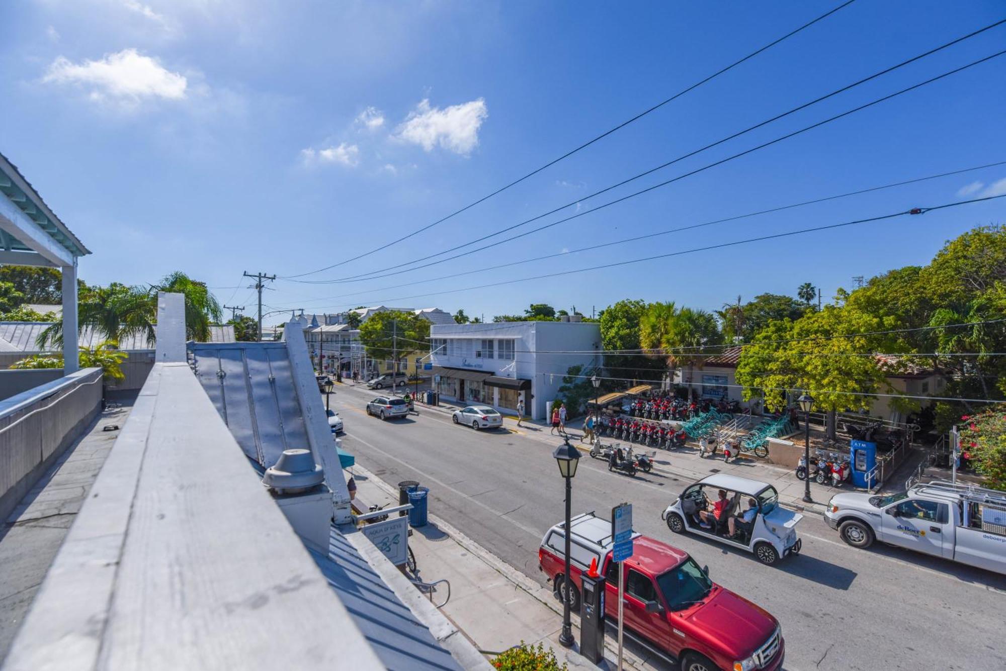 Holiday home Casa Key West-pool & Free Parking