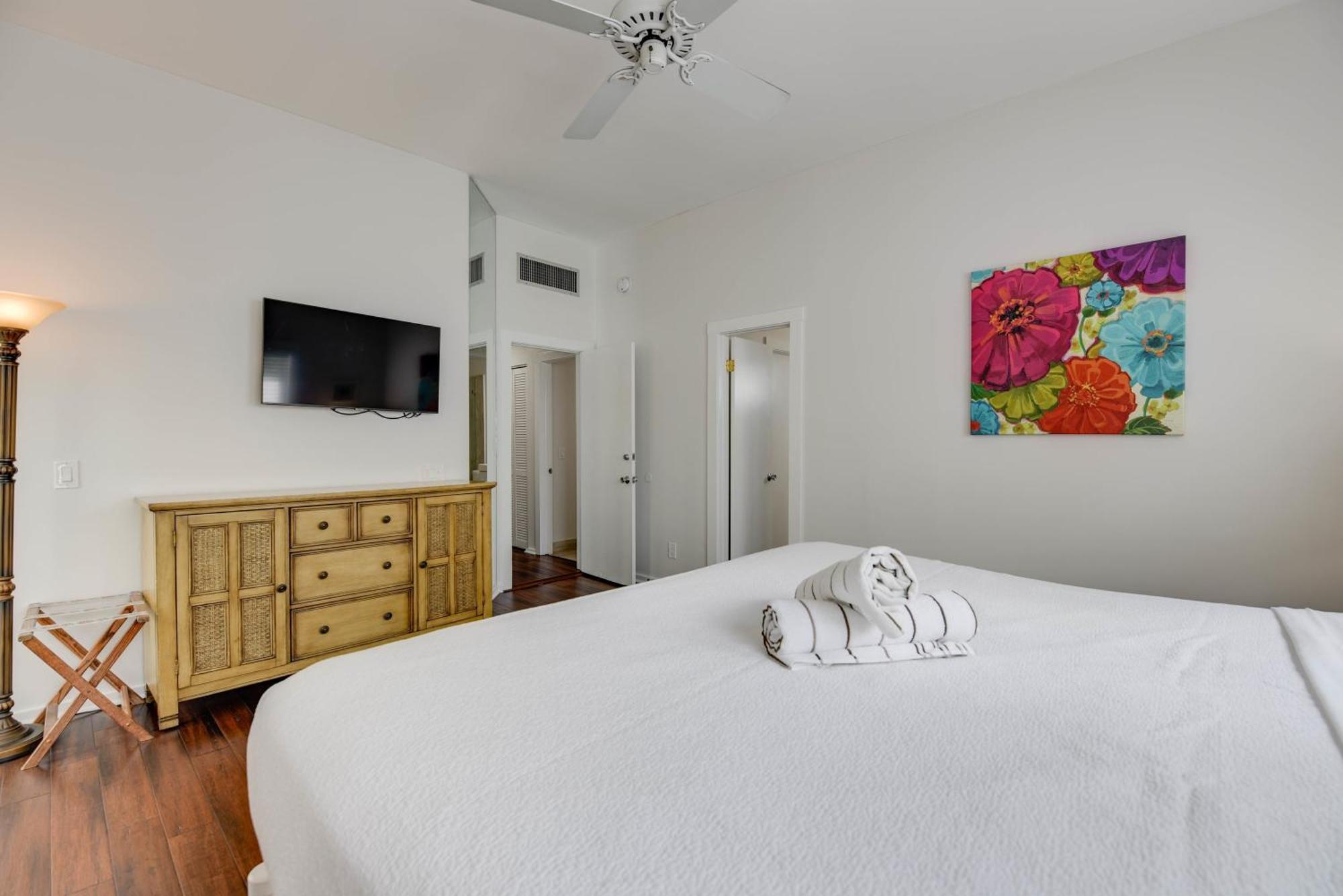 Holiday home Casa Key West-pool & Free Parking *