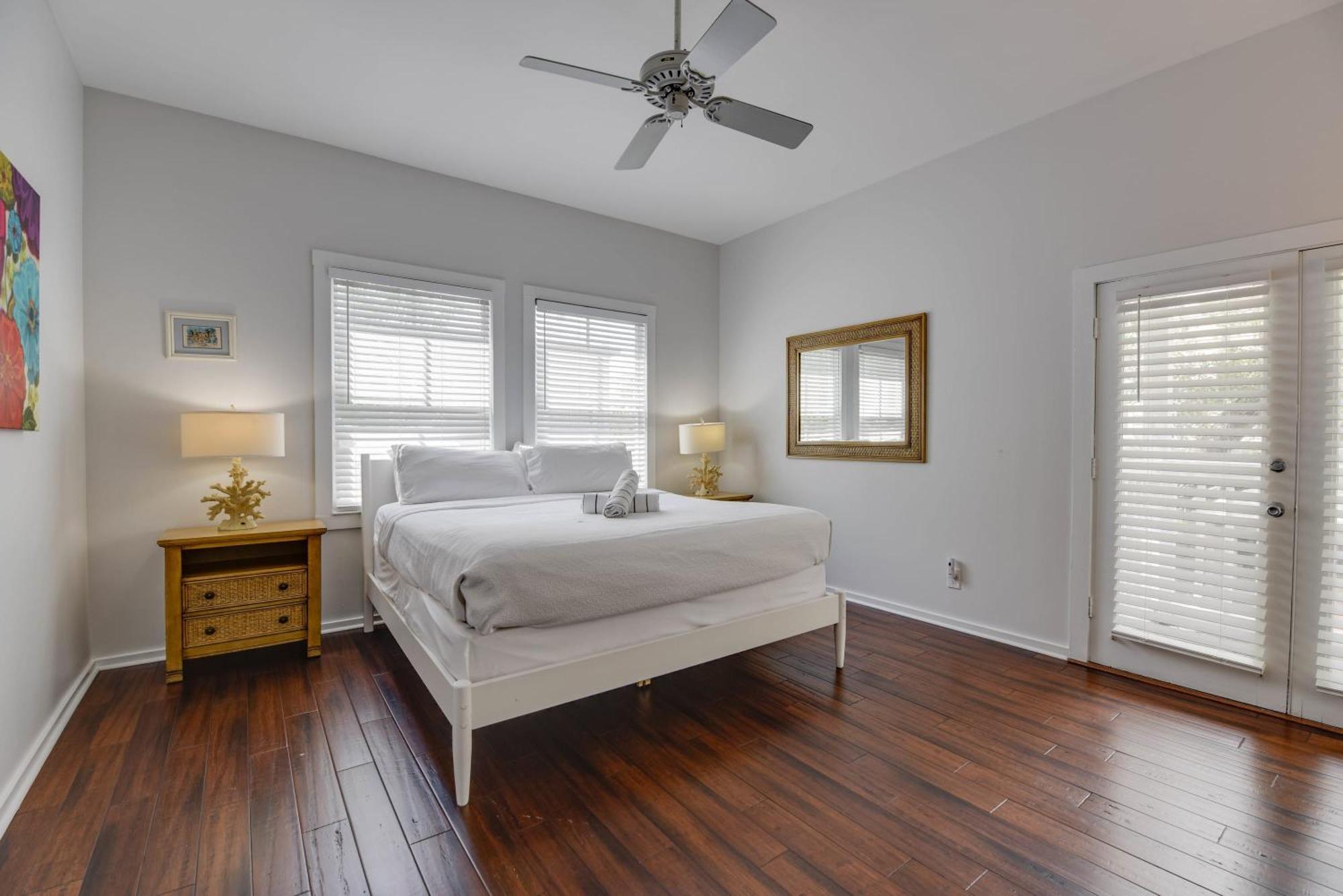 Holiday home Casa Key West-pool & Free Parking *