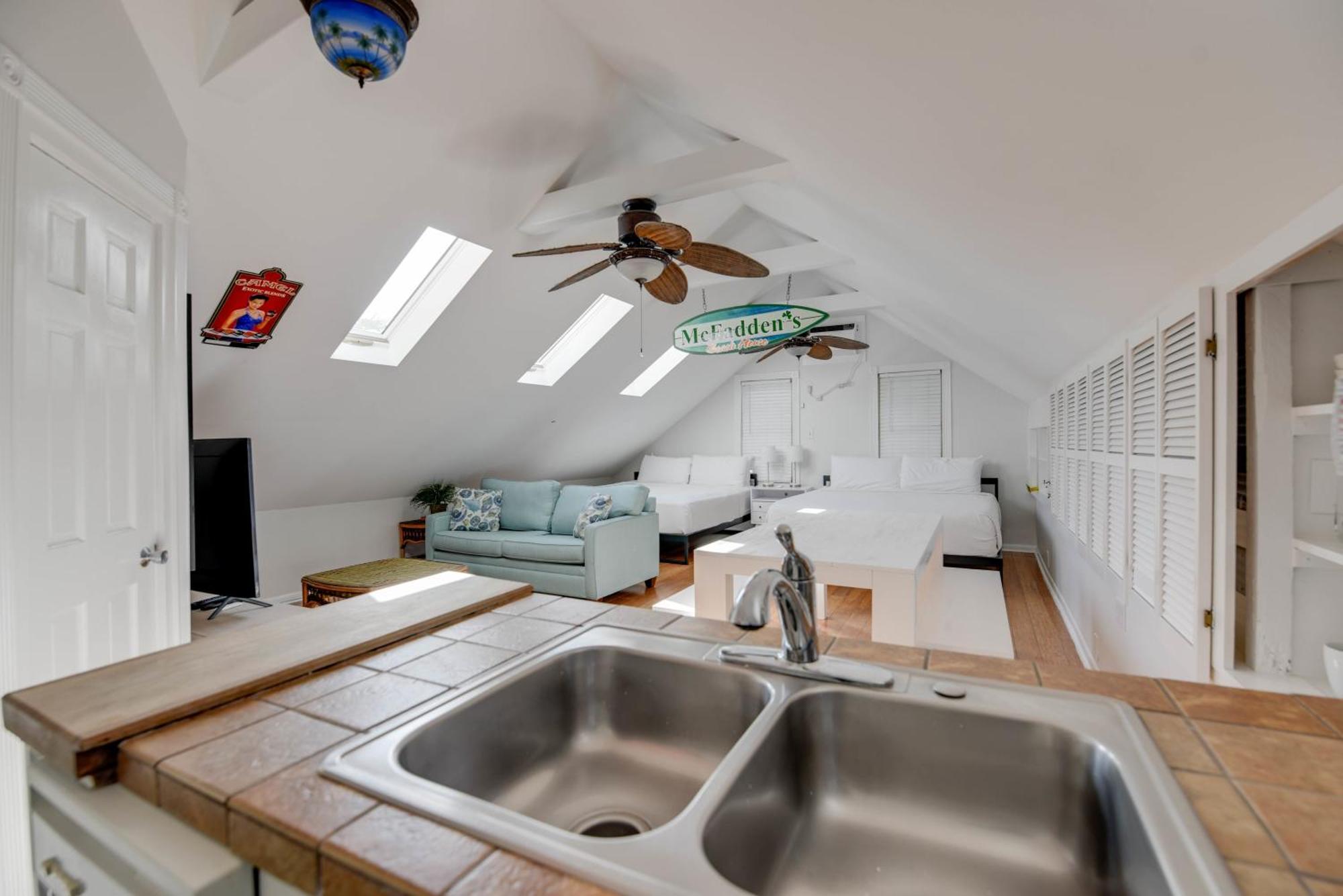 Traveler's Palm Apartment