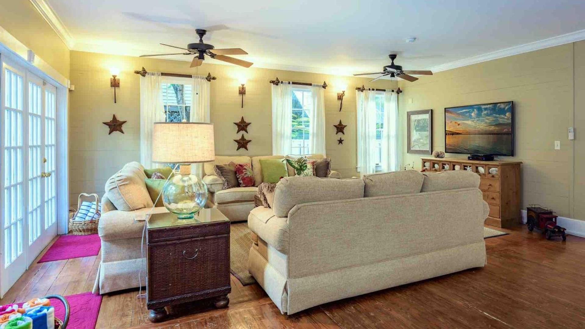 Star Of The Seaport By Last Key Realty Holiday home *
