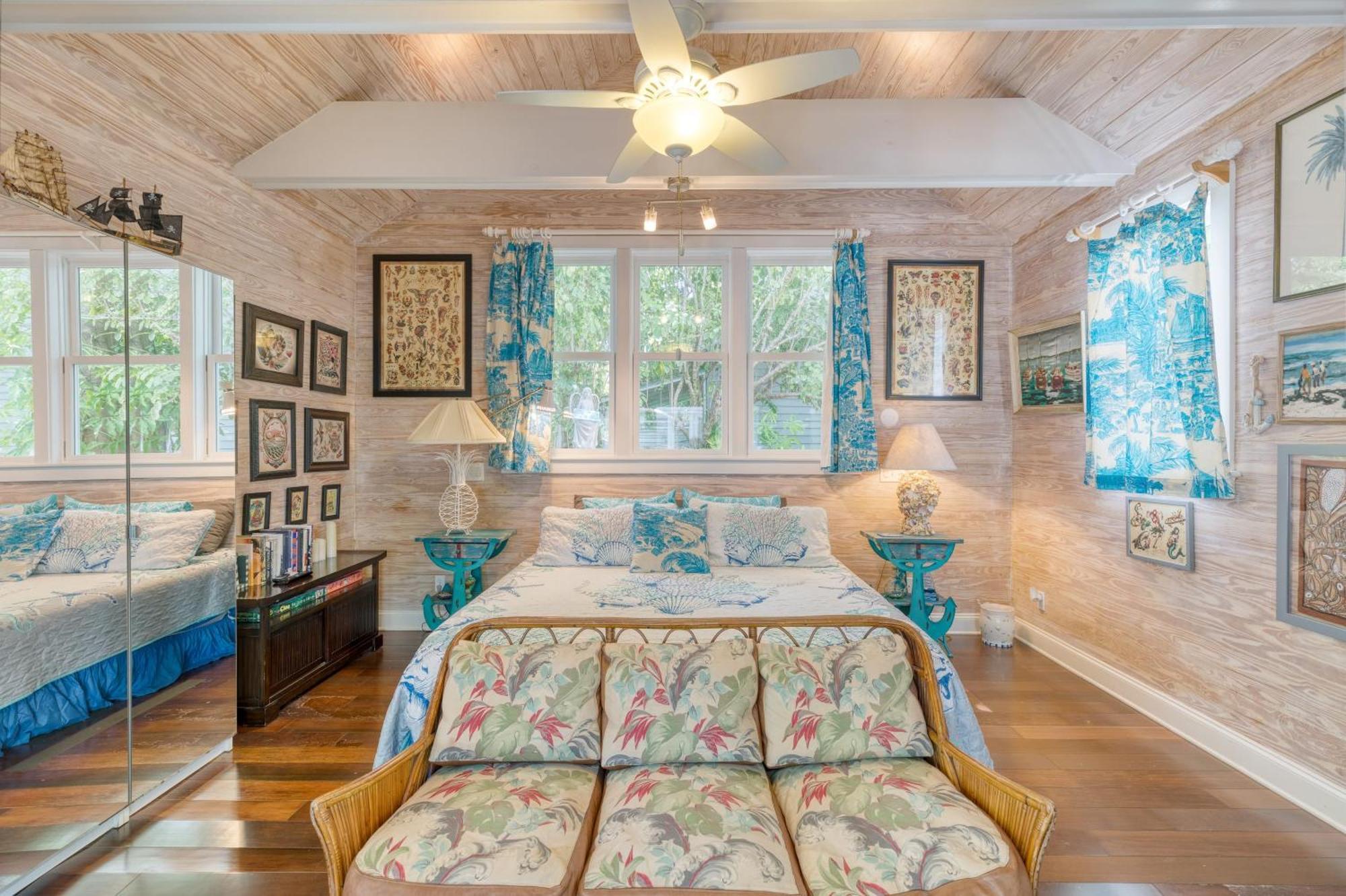 Ferienhaus Boat House By Avantstay Character Location W Shared Pool Month Long